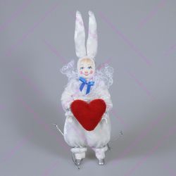 Ёлочная игрушка Мальчик-Зайчик с сердцем