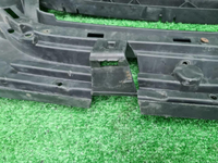 Кронштейн решетки радиатора Ford Kuga 2 (16-19)