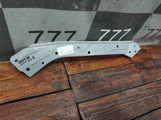 Кронштейн передней панели левый Chery Arrizo 8 22-нв Б/У Оригинал 501002639AA