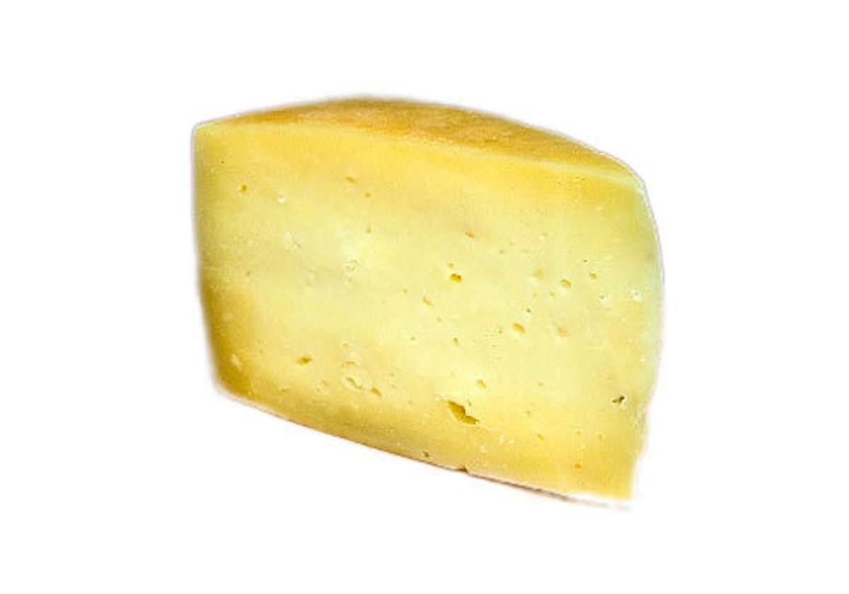 Сыр итальянский Монтазио, выдерженный~350г