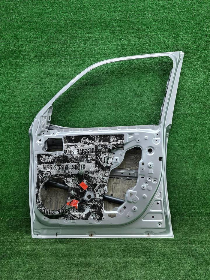 Дверь передняя правая Land Cruiser 300 (2021-н.в.)