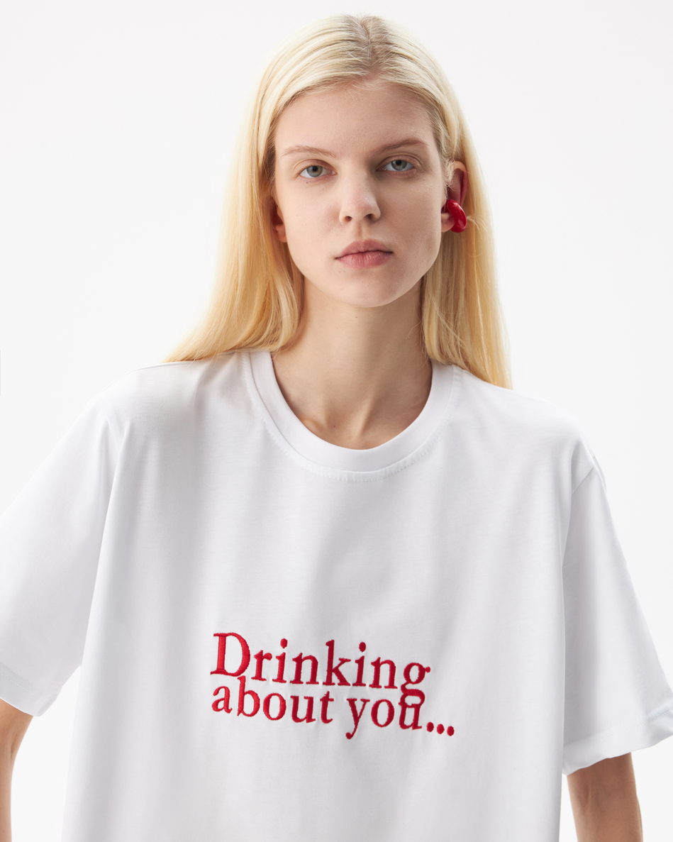 WHITE EMBROIDERED TSHIRT