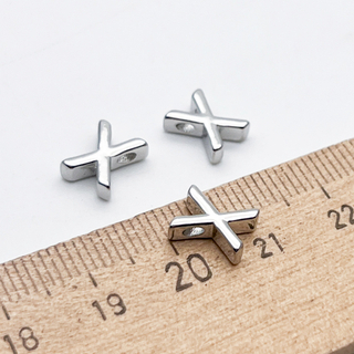 Подвеска-бусина Буква X, цвет серебро (родий), размер 8,5*7 мм, отверстие 1,5 мм, цена за 1 шт