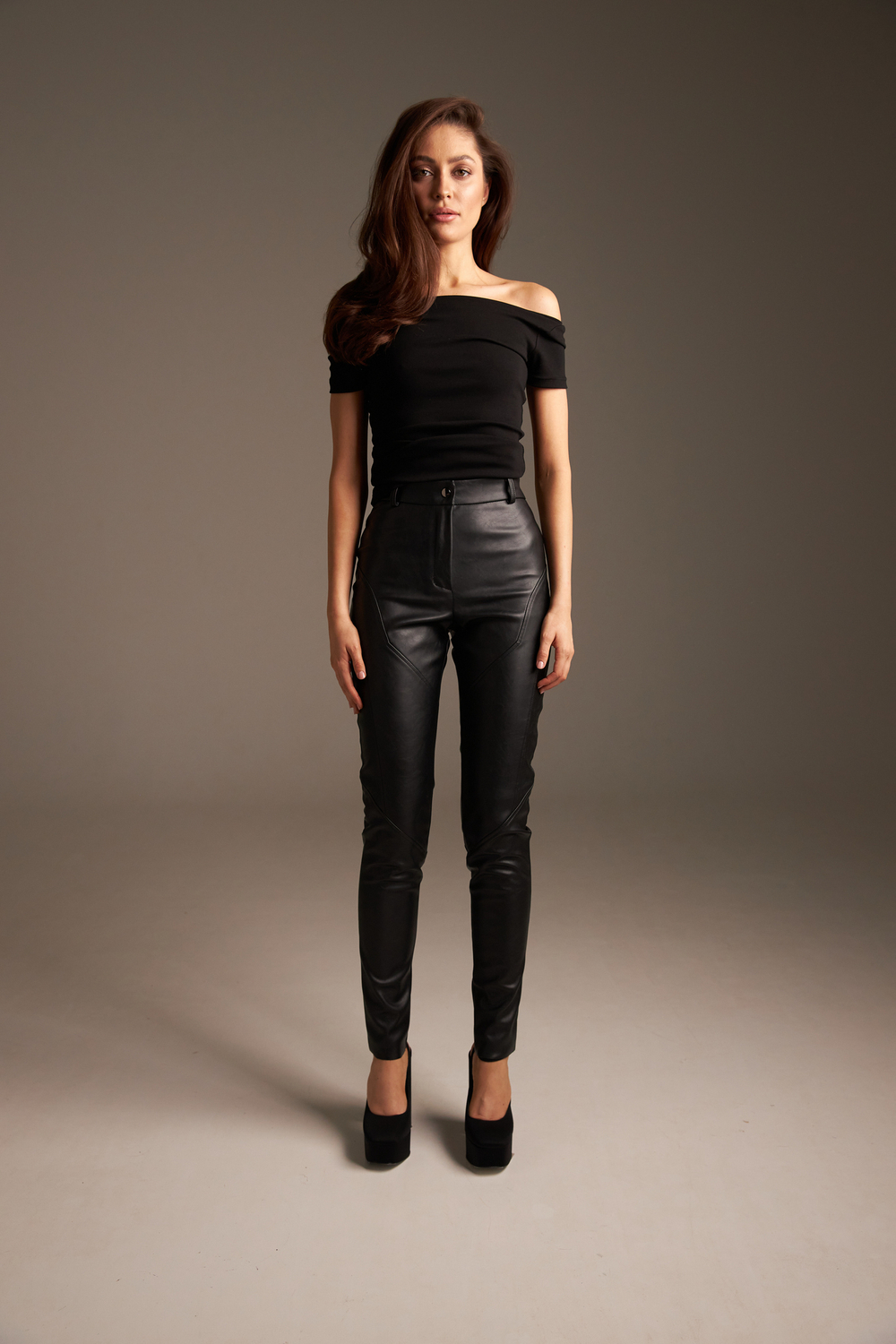 Брюки из эко-кожи