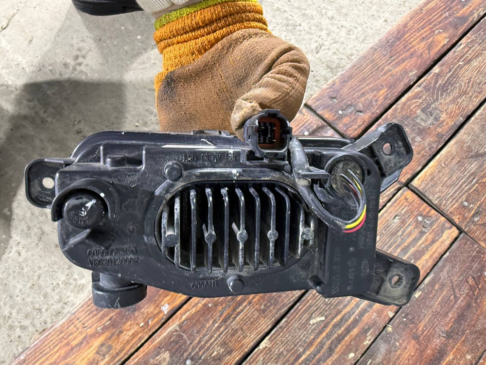 ПТФ передняя правая LED Jaecoo J7 23-нв Б/У Оригинал 605000821AA