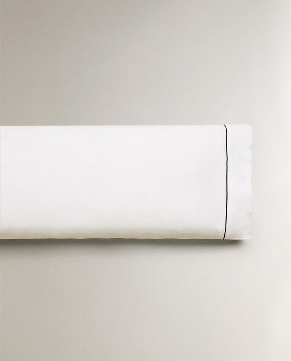 ZARA HOME САТИНОВАЯ НАВОЛОЧКА С КОНТРАСТНОЙ КАЙМОЙ, ЧЕРНЫЙ