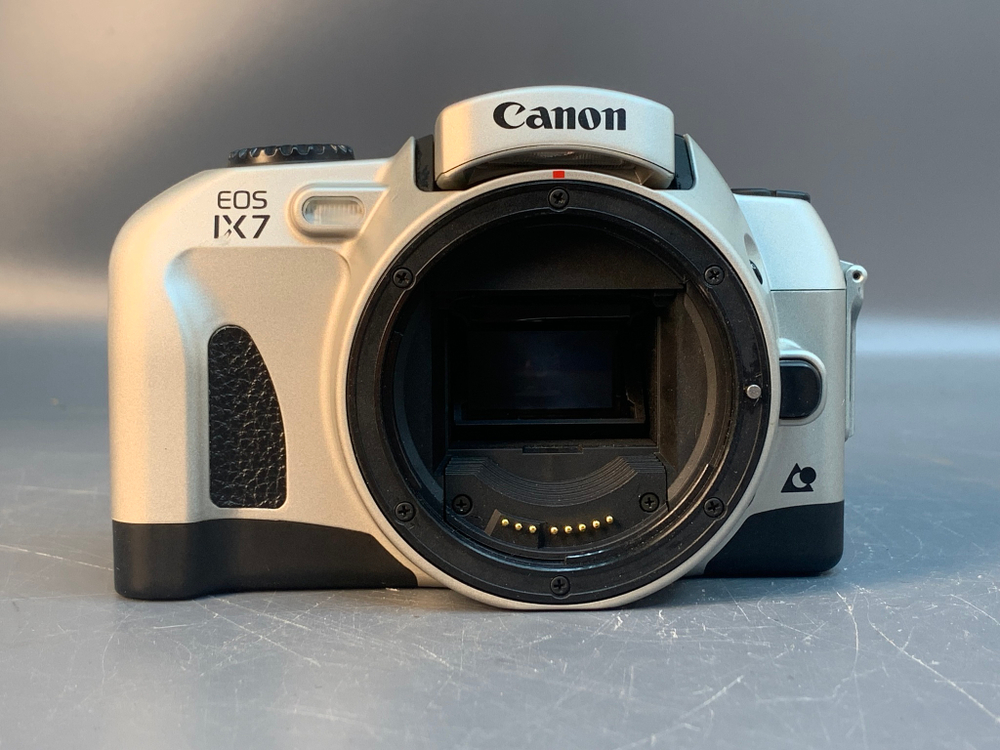 Canon EOS IX 7