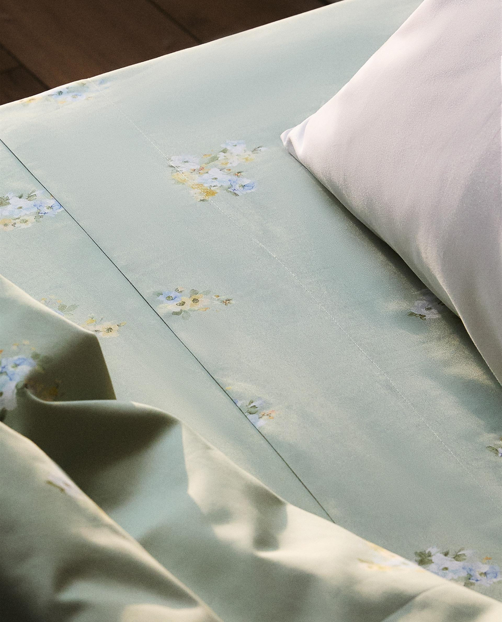 Простыня Zara Home сатин, хлопок 100%, с цветочным принтом, 7110/089