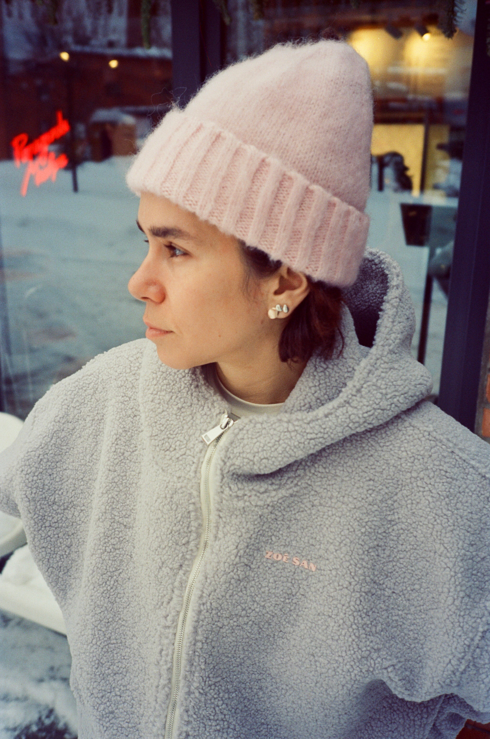 Худи на молнии укороченная из плюшевой ткани, серая