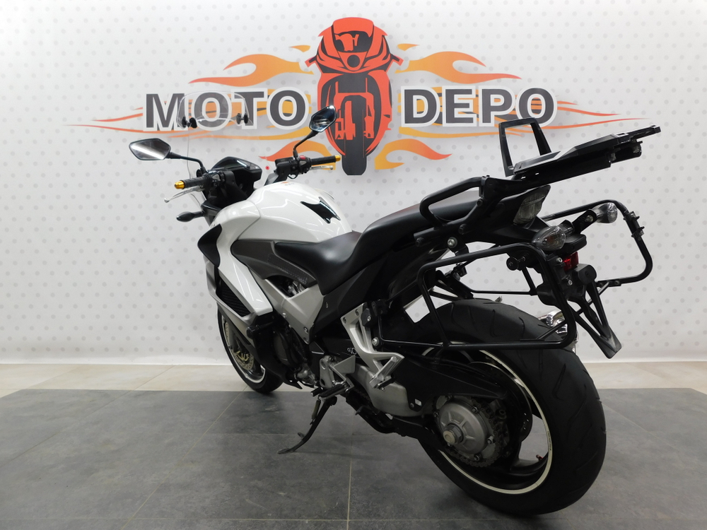 Honda VFR800X , 2011
