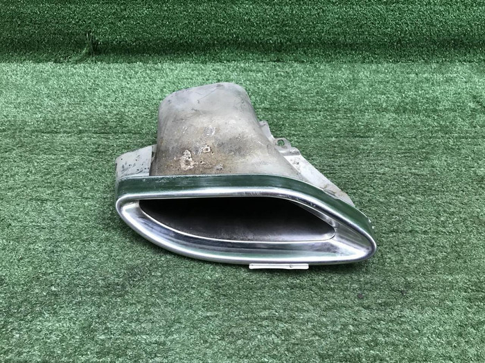 Насадка глушителя правая Mercedes C W205 14-18 AMG