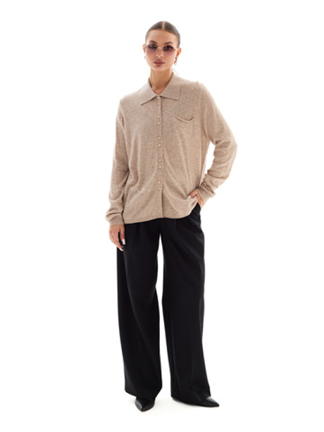 Трикотажная бежевая рубашка с нагрудным карманом