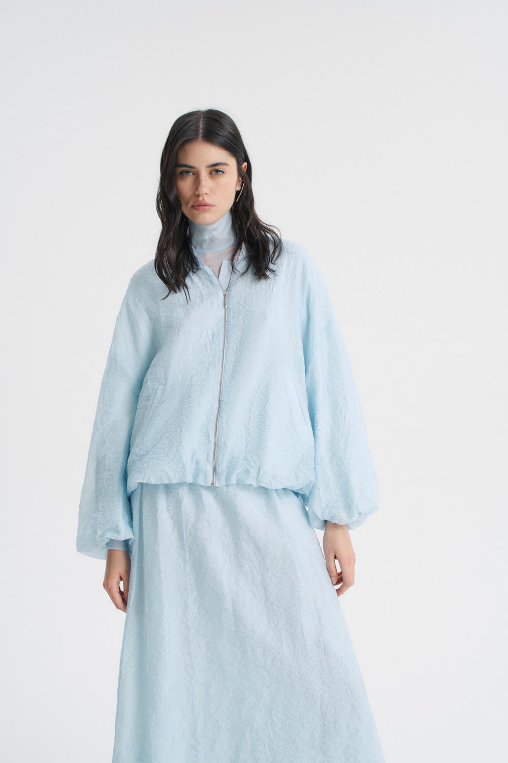 Бомбер из жатой вискозы