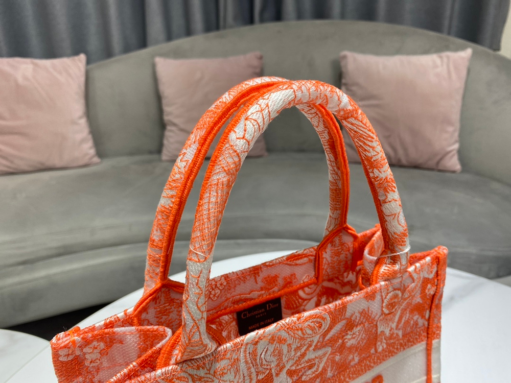 Christian Dior Book Tote 26 cm