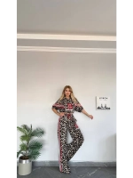 костюм со стильным принтом