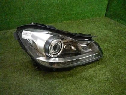 Фара правая Mercedes C W204 (2011-2015) ксенон