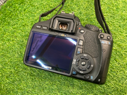 Canon EOS 550D kit 18-55mm 12.800 кадров