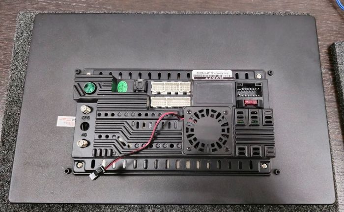 Магнитола для Chevrolet Tahoe 900 2006-2014 (рамка черная) - FarCar BX877 монитор 13" 2K QLED на Android 13, Быстрая, CarPlay, 4G SIM-слот