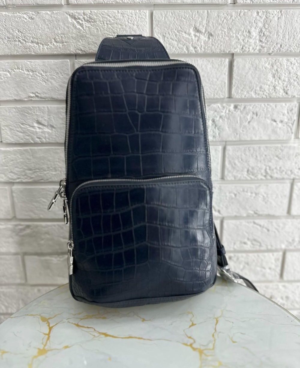 Сумка-слинг Louis Vuitton Avenue из кожи крокодила