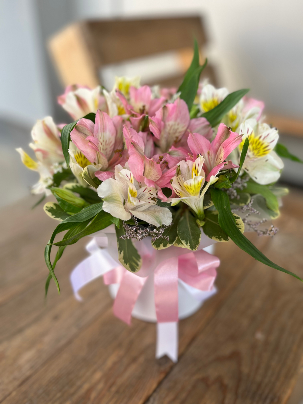 Композиция микс из альстромерий