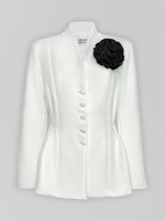 Пиджак Ifer Collection однотонный приталенный с розой на груди