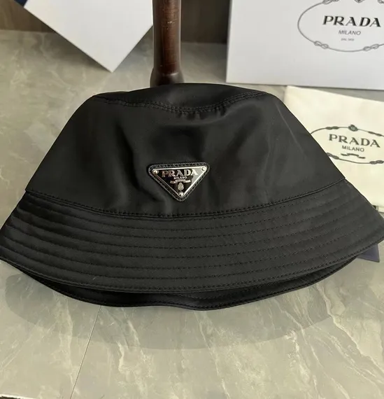 Панама Prada re-nylon
