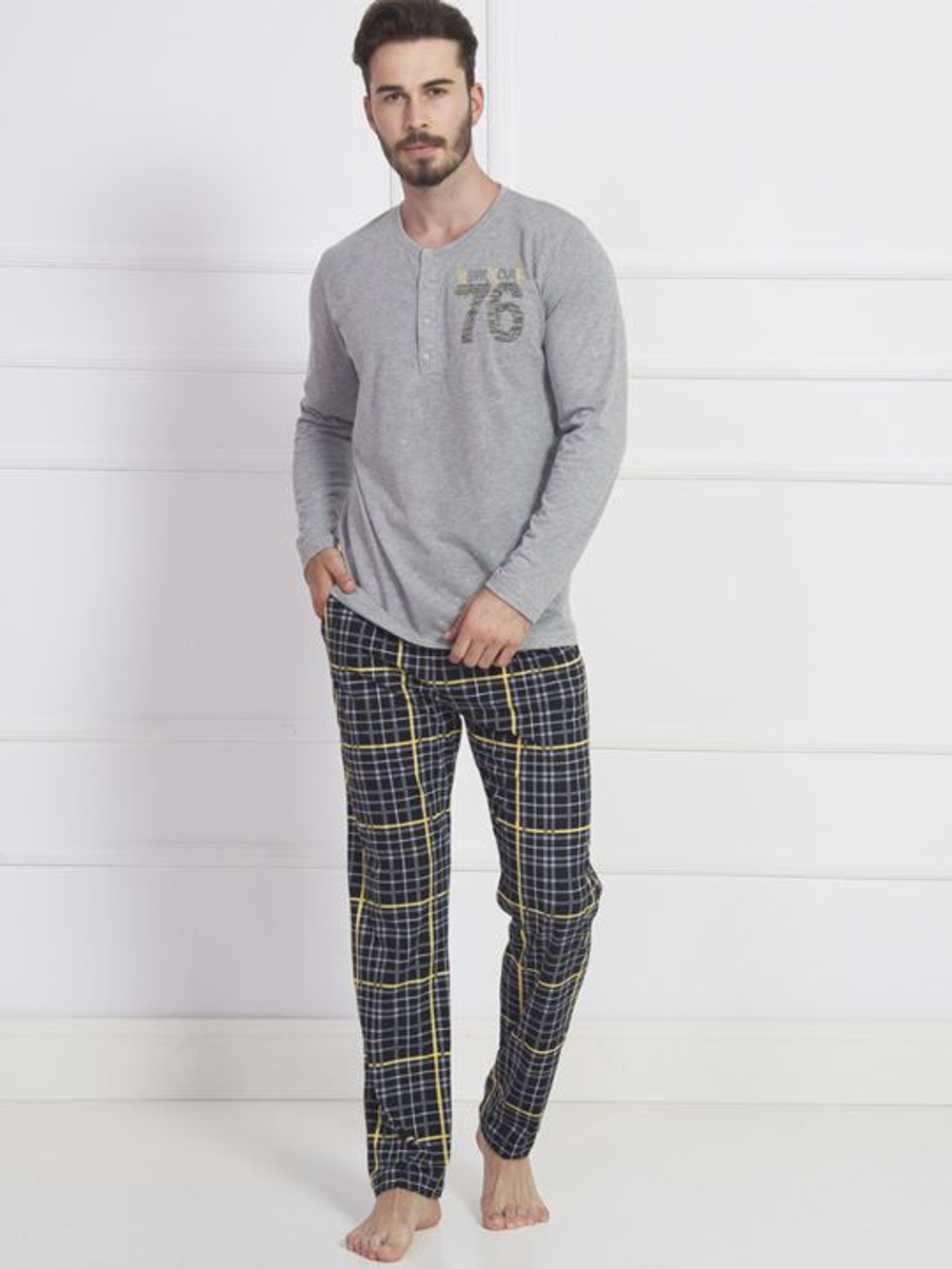 Трикотажный комплект с клетчатыми брючками (Размер: XL) (Цвет: синий)