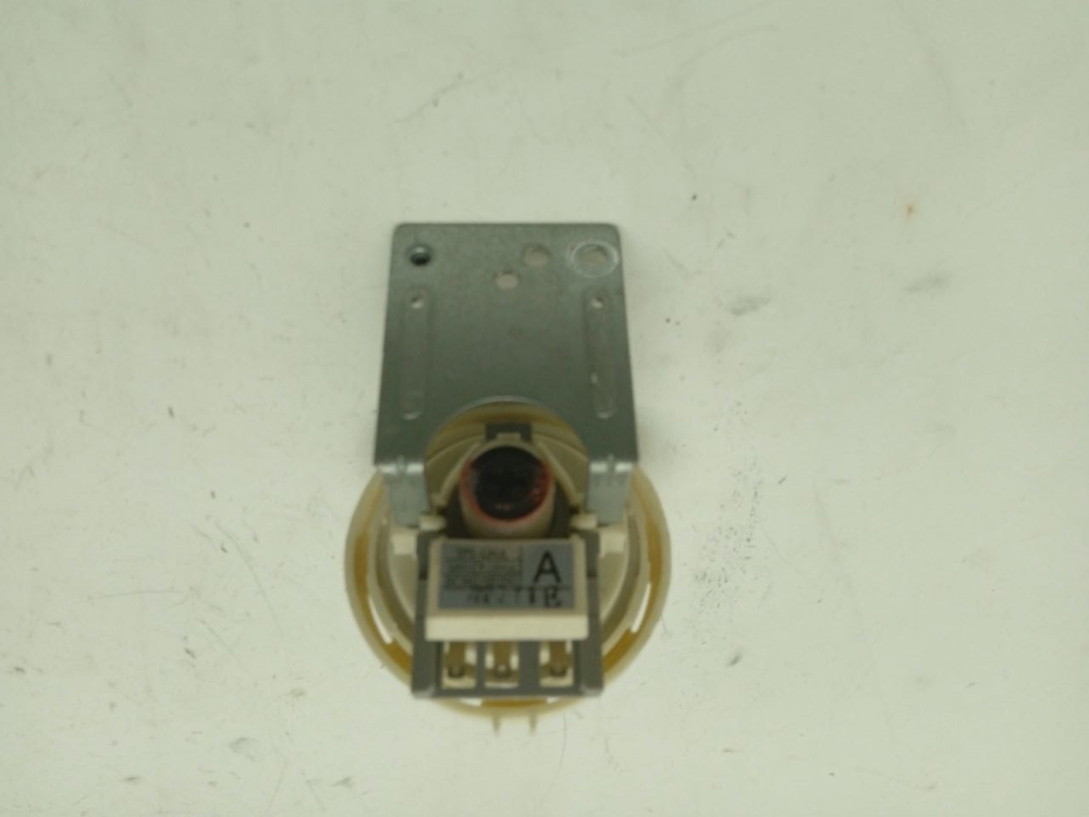 M1092QD1 кт10 Датчик уровня (прессостат) для стиральной машины LG SPS-L06A б/у