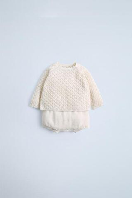 ZARA КОМПЛЕКТ ИЗ ТРИКОТАЖНОГО ДЖЕМПЕРА И ТРУСОВ, ЭКРЮ