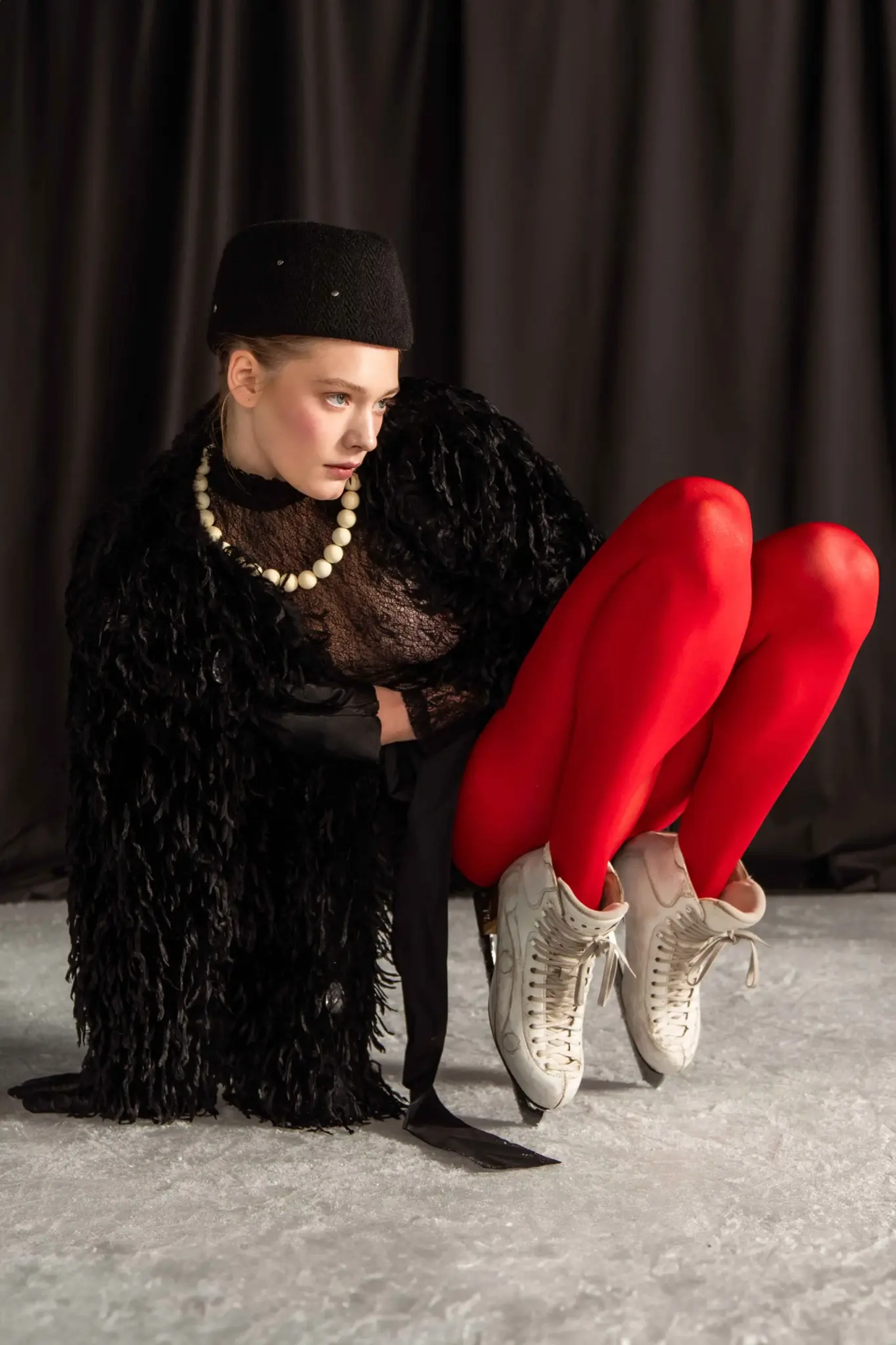 Кружевное боди с вырезом на спине черное