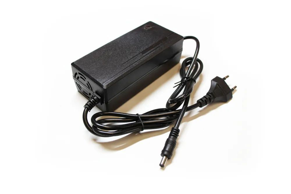 Зарядное устройство 54.6v (48v) 3A c кулером DC 2.1 для электросамокатов