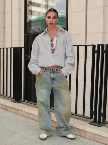 Светло-серый хлопковый бомбер с лого на груди