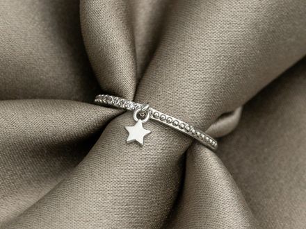 Фаланговое кольцо с подвеской Звездочка