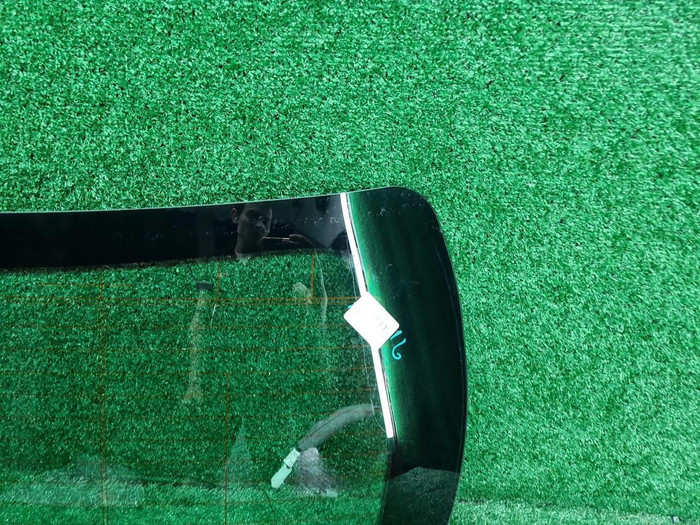 Стекло крышки багажника Maserati Levante (16-24)