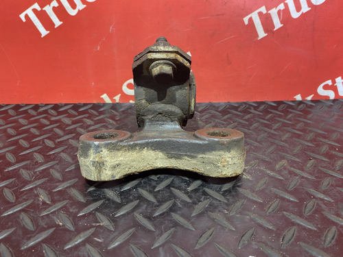 Кронштейн стабилизатора переднего