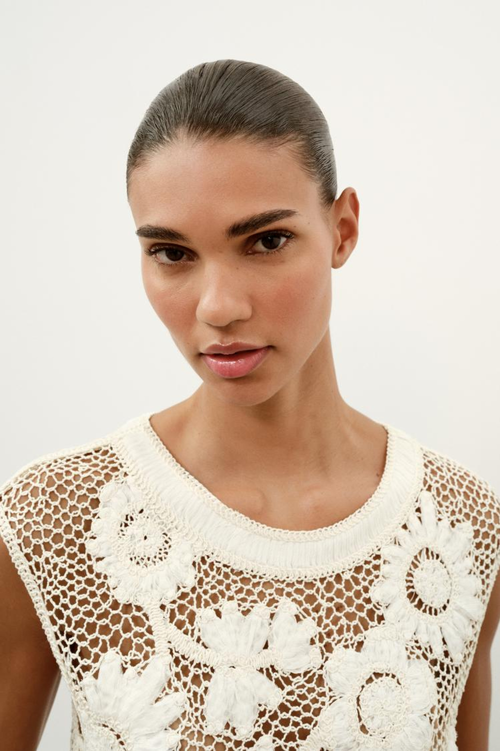 ZARA ТОП ИЗ КРУЖЕВА КРОШЕ С ЦВЕТОЧНЫМ УЗОРОМ, БЕЛЫЙ