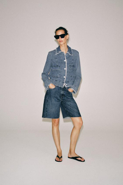 ZARA ДЖИНСОВЫЕ ШОРТЫ RELAXED СО СРЕДНЕЙ ПОСАДКОЙ — ZW COLLECTION, СИНИЙ