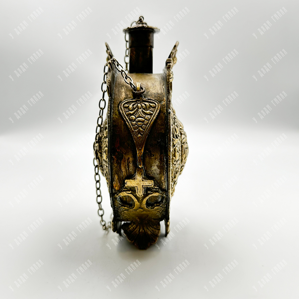 Большая богато декорированная пороховница. Посеребрение, латунь. Балканы, XIX в.