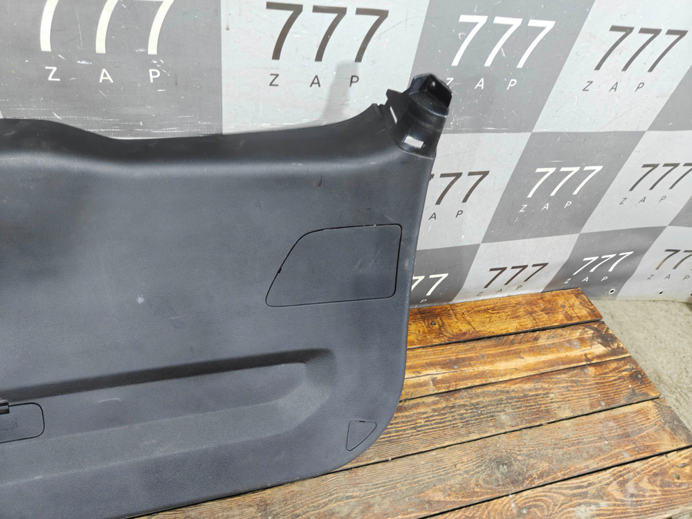 Обшивка крышки багажника Geely Coolray 19-нв Б/У Оригинал 6600058369