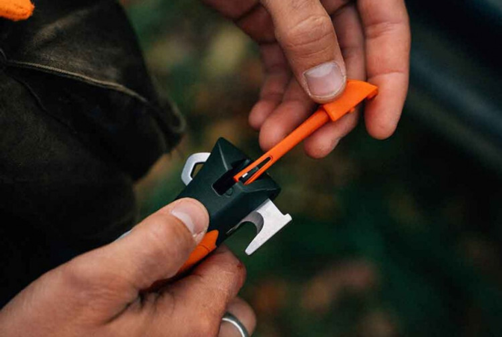 Нож складной Opinel 12 Explore Tick Remover Orange