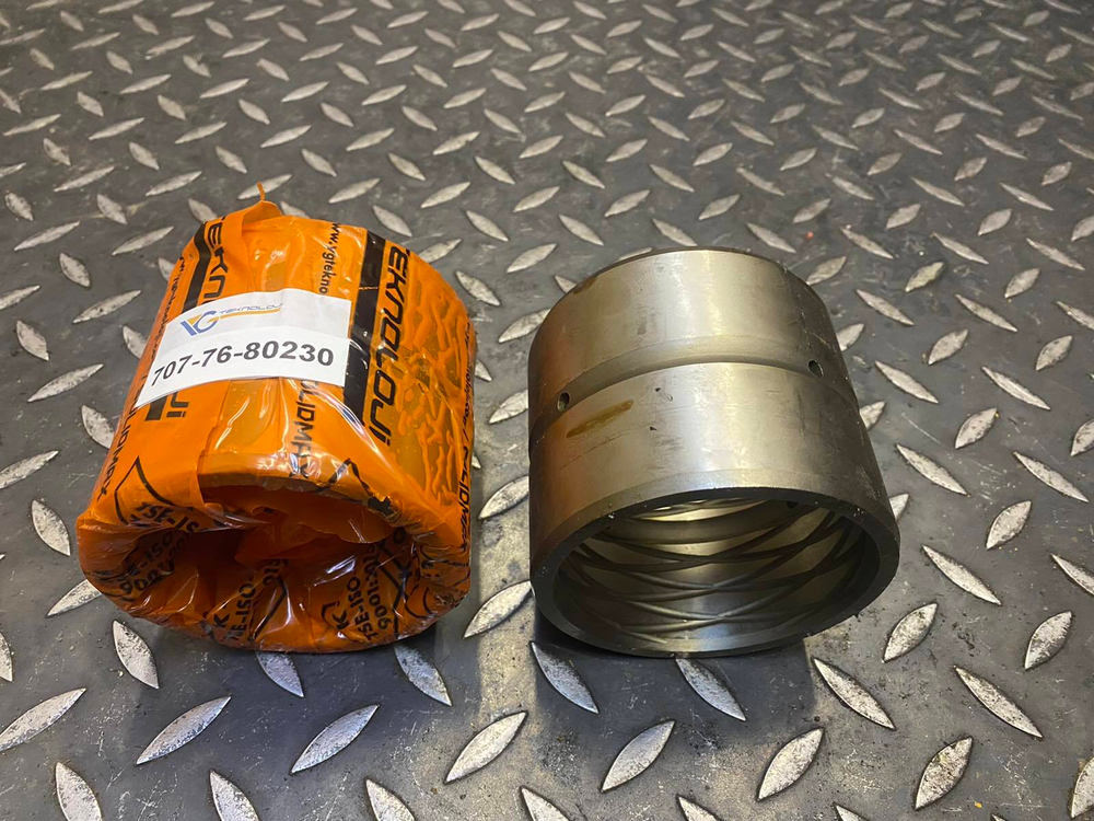 Втулка 707-76-80230