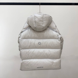 Пуховик Moncler