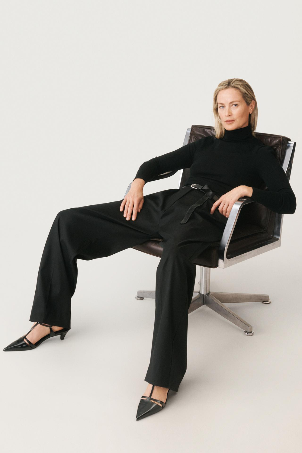 ZARA БРЮКИ С ЗАЩИПАМИ — 50TH ANNIVERSARY, ЧЕРНЫЙ