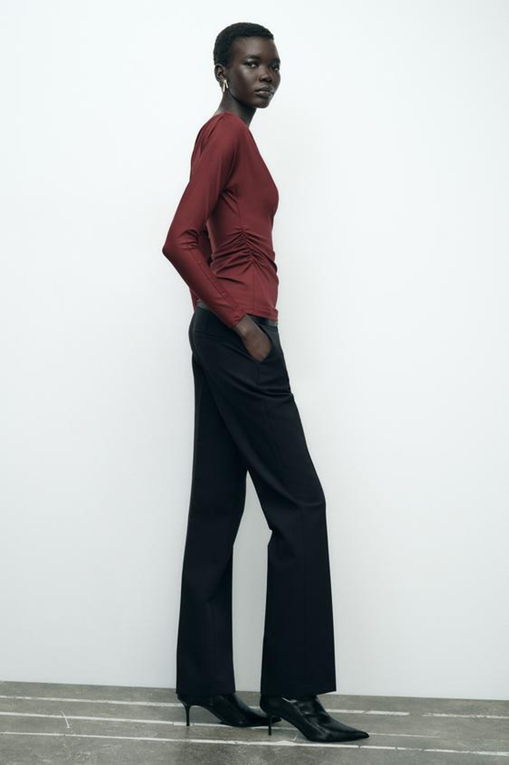 ZARA АСИММЕТРИЧНЫЙ ТОП СО СБОРКАМИ, ЦВЕТ БУРГУНДСКОГО ВИНА