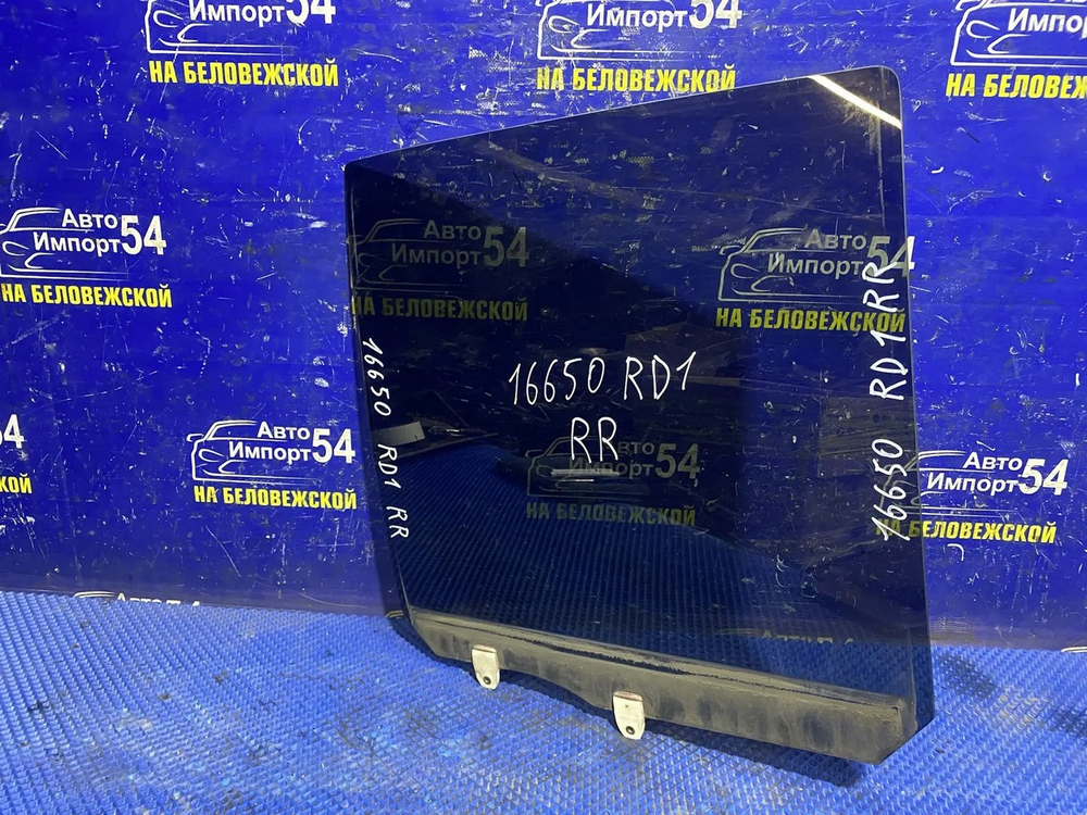 Стекло двери задней правой Honda CR-V 1995-2001