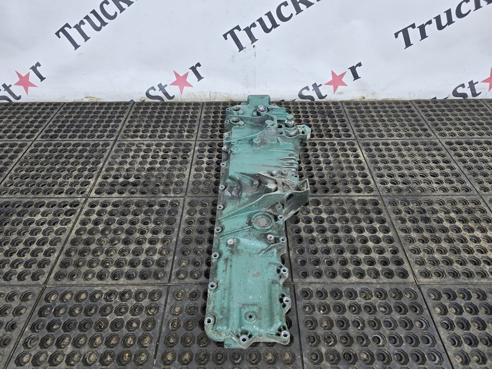 Крышка масляного радиатора в сборе