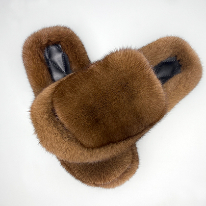 Шлепанцы из норки | Орех