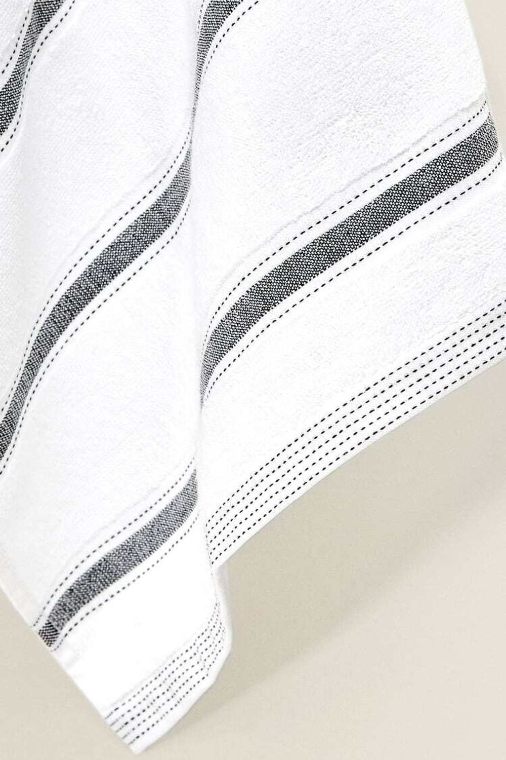 ZARA HOME ХЛОПЧАТОБУМАЖНОЕ ПОЛОТЕНЦЕ, СЕРЫЙ