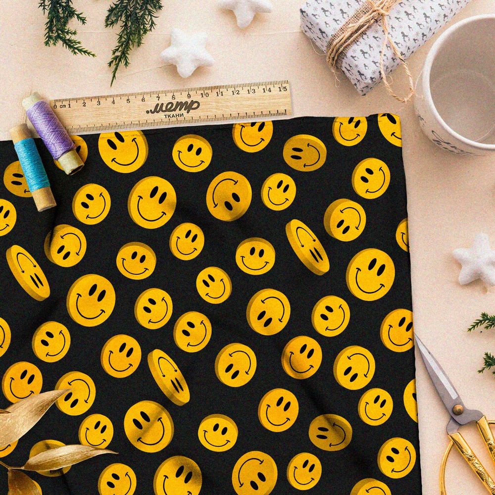 Ткань мембрана яркие смайлики на чёрном фоне