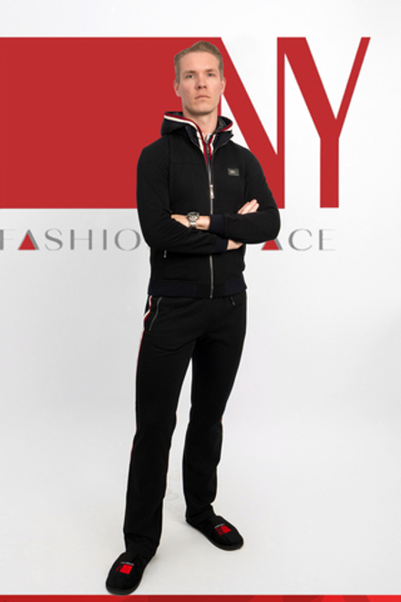 Спортивный костюм с капюшоном